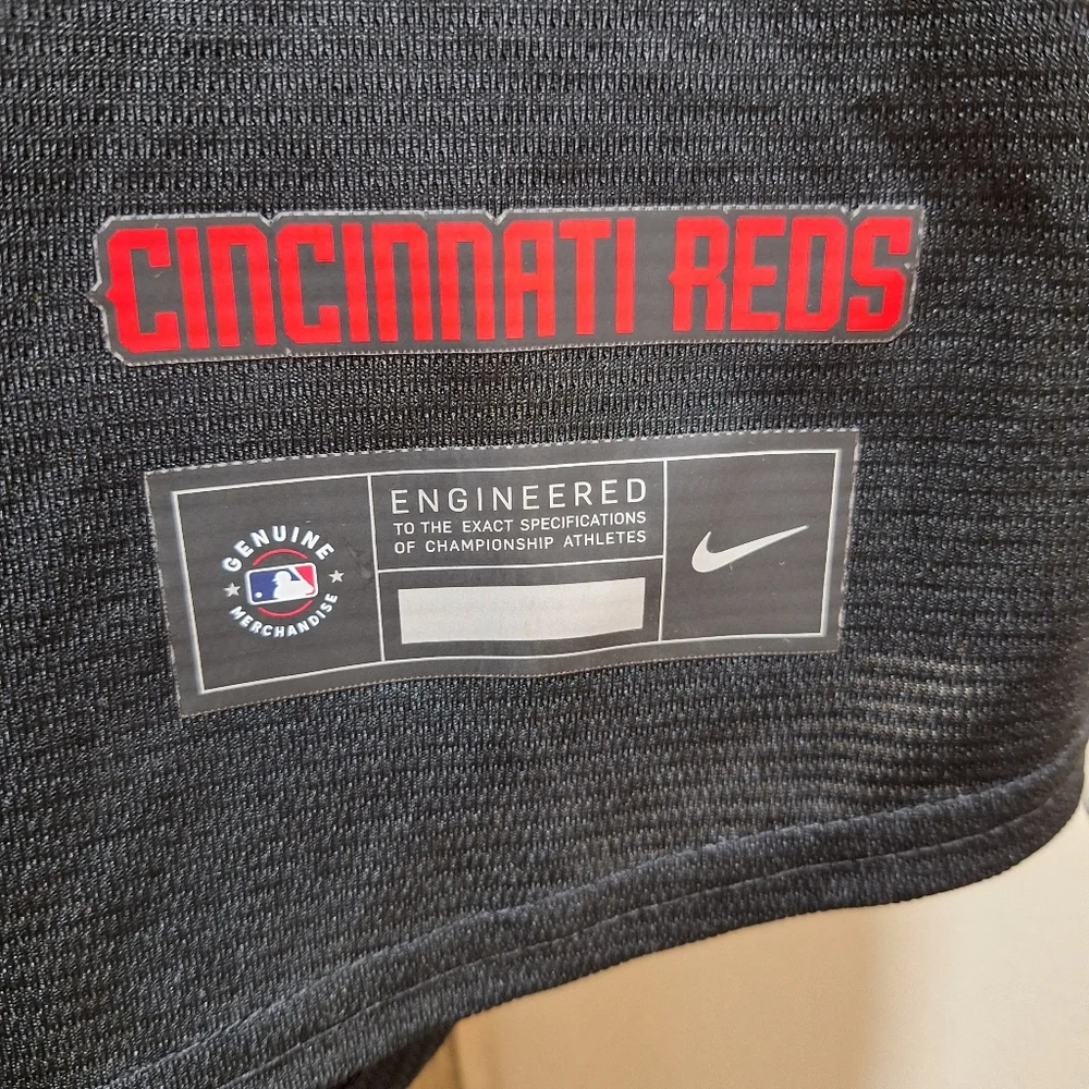 A Nike/Juncta Juvant Cincinnati Reds jersey in a Mens  size Medium CINCY  NWT.
